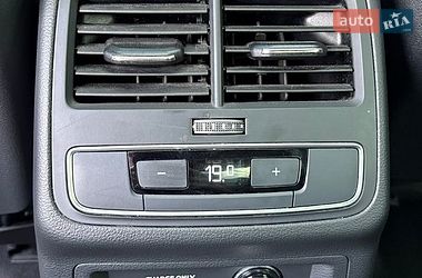 Седан Audi A4 2023 в Хмельницькому
