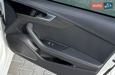 Седан Audi A4 2023 в Хмельницькому