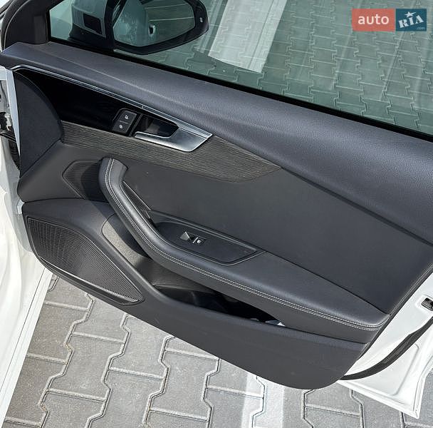 Седан Audi A4 2023 в Хмельницькому