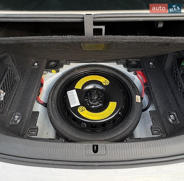 Седан Audi A4 2023 в Хмельницькому