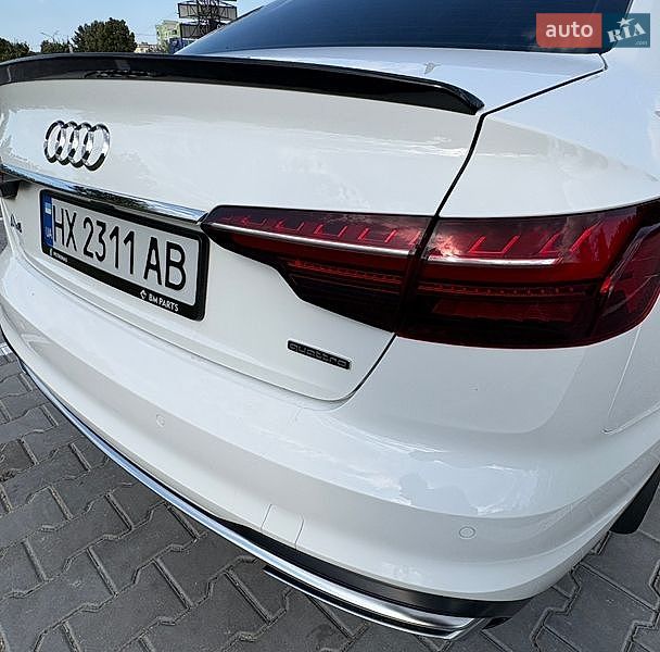 Седан Audi A4 2023 в Хмельницькому