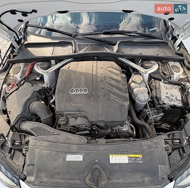 Седан Audi A4 2023 в Хмельницькому