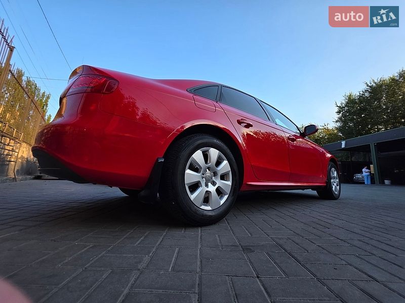 Седан Audi A4 2011 в Запорожье