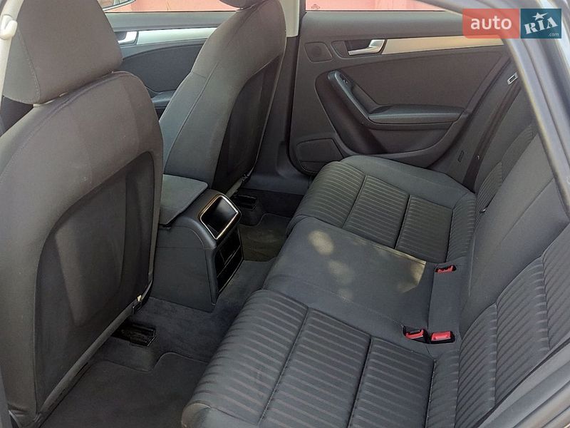Седан Audi A4 2009 в Хмельнике