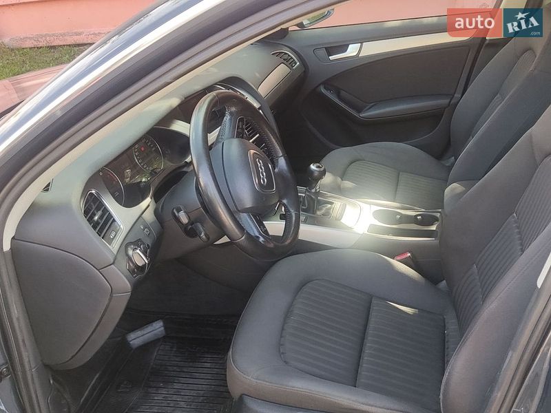 Седан Audi A4 2009 в Хмельнике