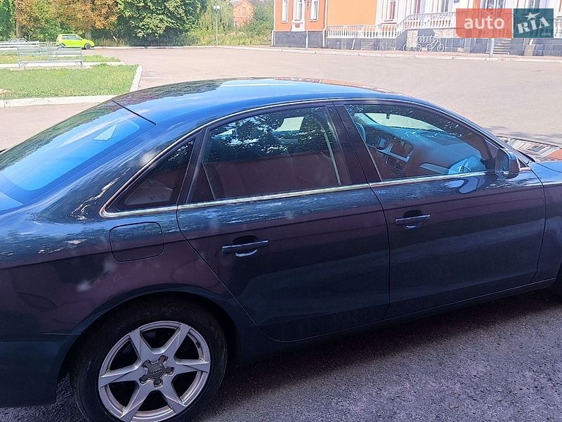 Седан Audi A4 2009 в Хмельнике