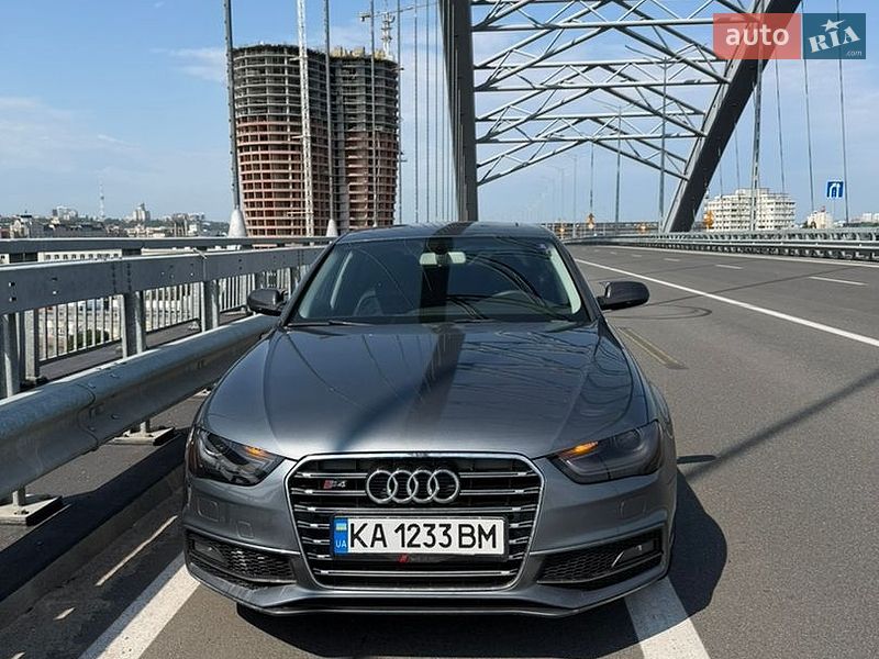 Седан Audi A4 2014 в Киеве