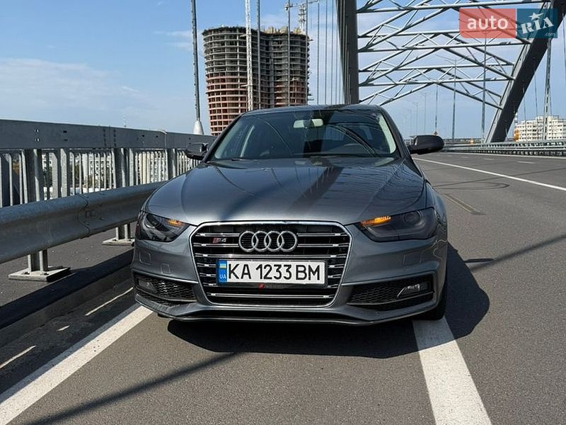 Седан Audi A4 2014 в Киеве