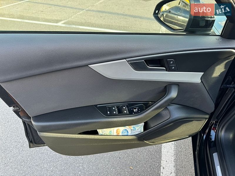 Универсал Audi A4 2019 в Киеве