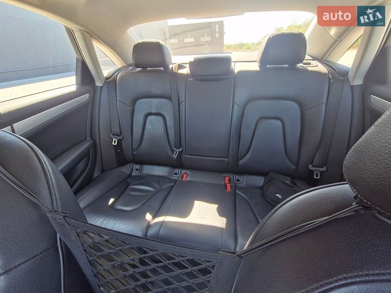 Седан Audi A4 2014 в Кропивницькому