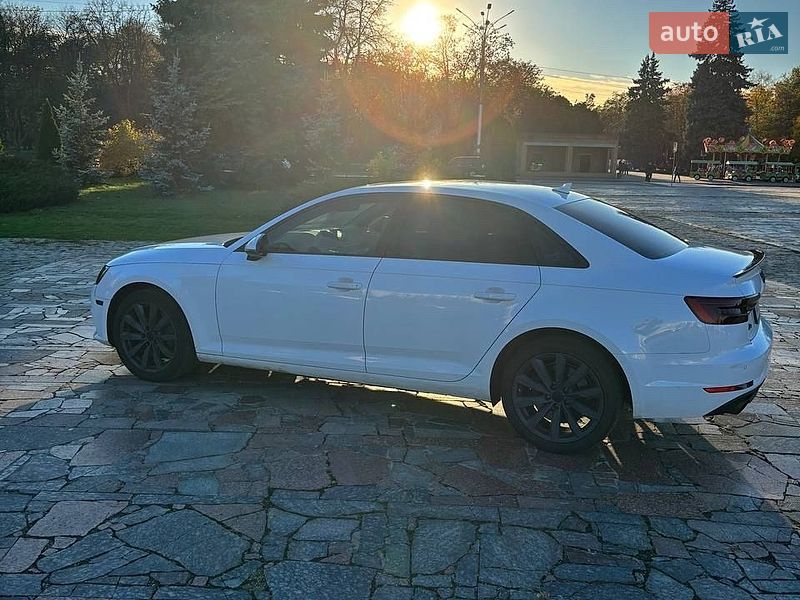 Седан Audi A4 2016 в Кременчуге