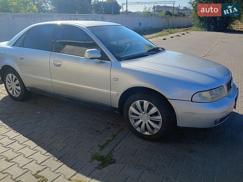 Седан Audi A4 2000 в Ірпені
