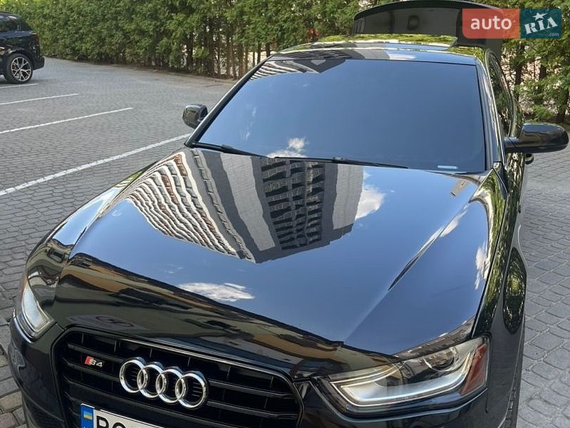 Audi A4 2014