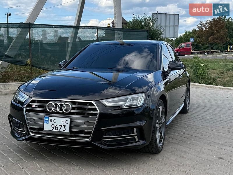 Седан Audi A4 2017 в Луцке