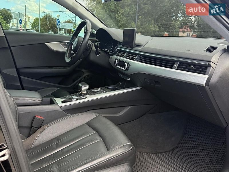 Седан Audi A4 2017 в Луцке