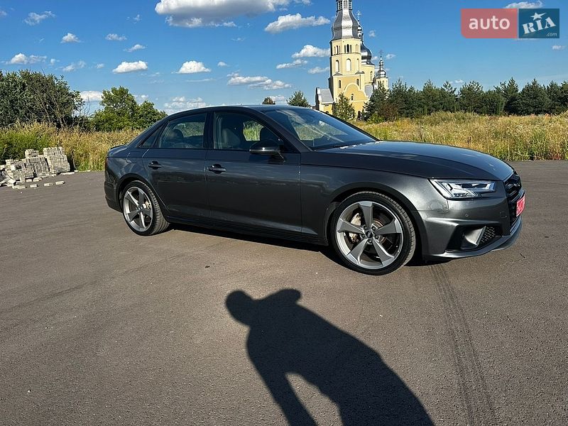 Седан Audi A4 2018 в Львове