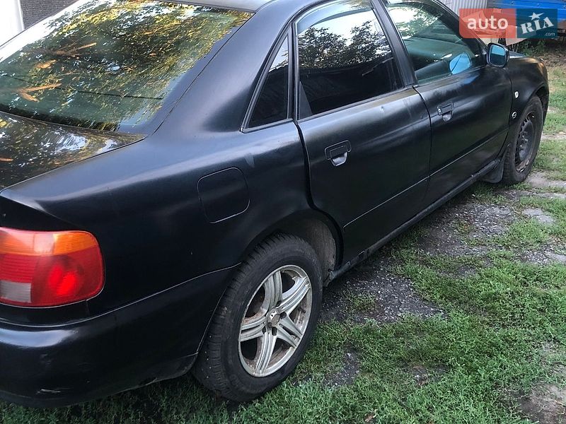 Седан Audi A4 1994 в Богданівці