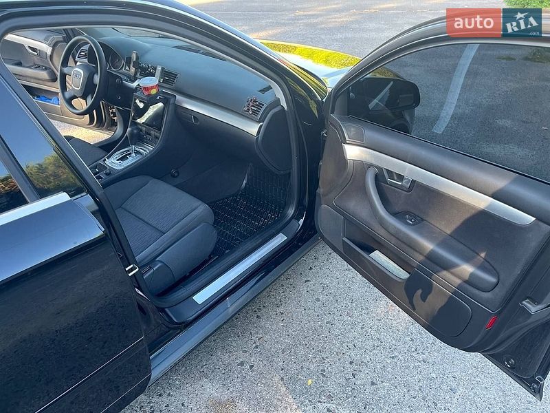 Седан Audi A4 2006 в Слобожанському