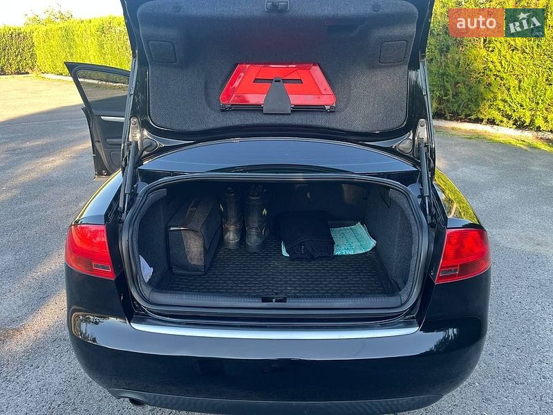 Седан Audi A4 2006 в Слобожанському