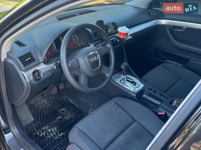 Седан Audi A4 2006 в Слобожанському