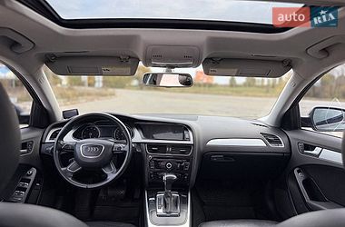 Седан Audi A4 2012 в Мені