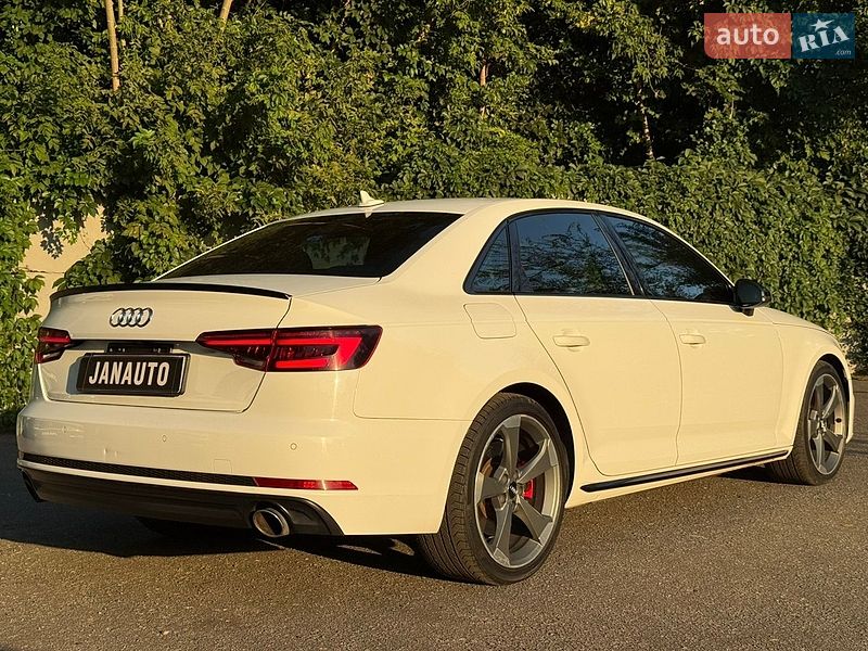 Седан Audi A4 2018 в Харкові
