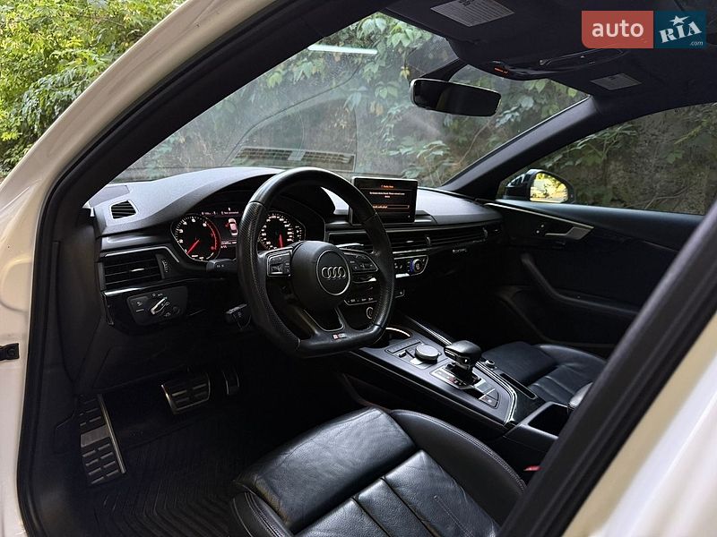 Седан Audi A4 2018 в Харкові