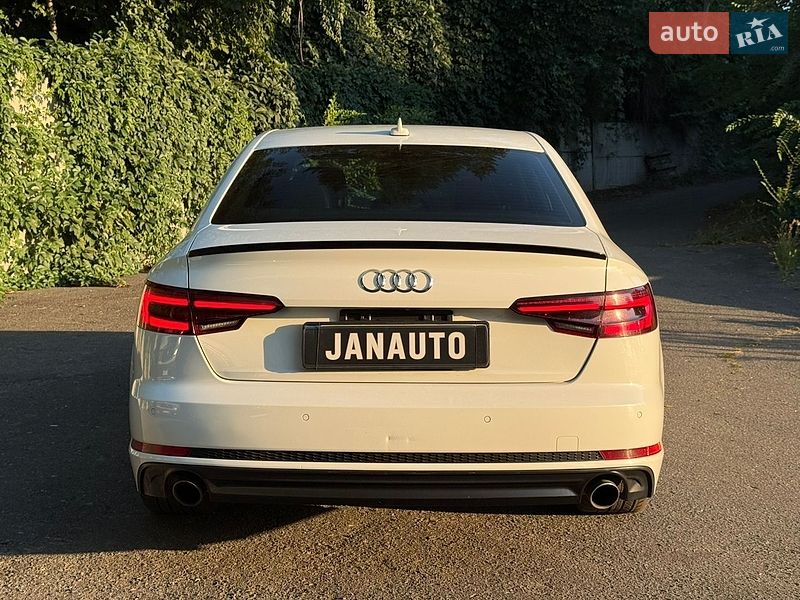 Седан Audi A4 2018 в Харкові