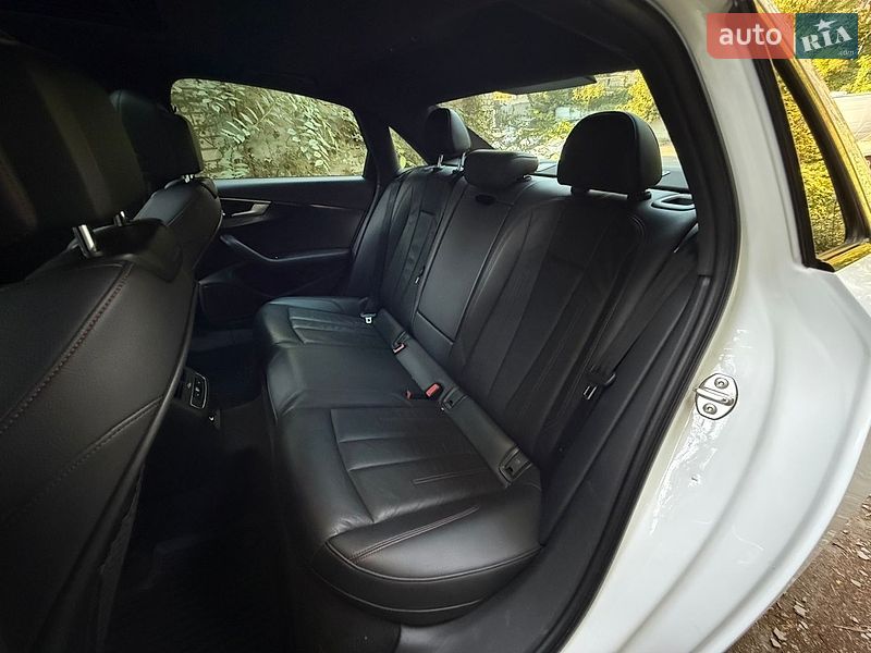 Седан Audi A4 2018 в Харкові