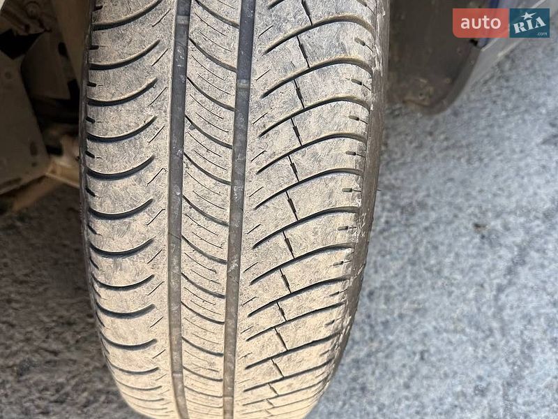 Седан Audi A4 2001 в Монастириській