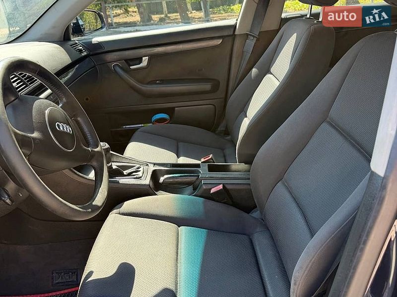 Седан Audi A4 2001 в Монастириській