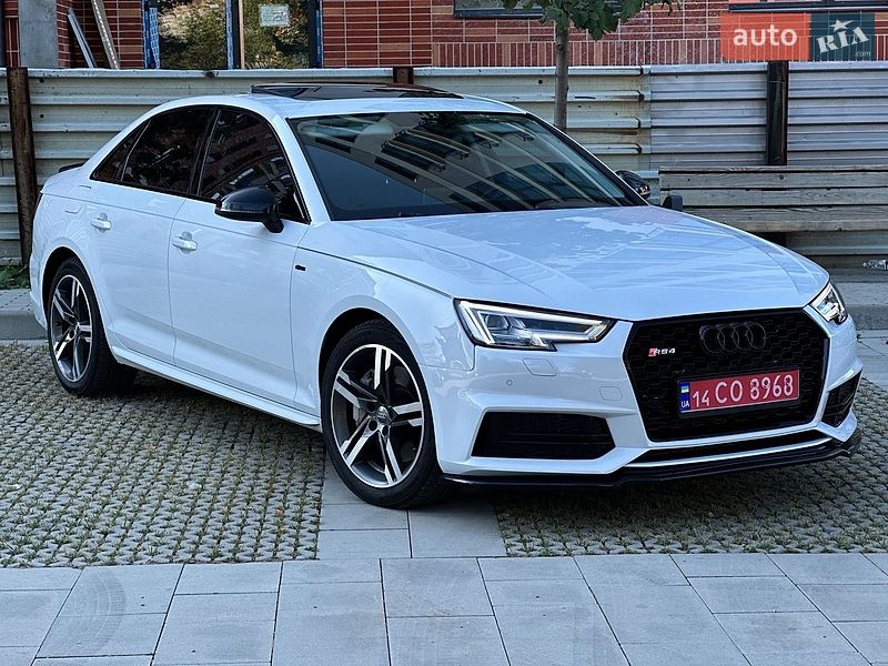 Седан Audi A4 2016 в Самборі