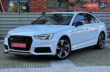 Седан Audi A4 2016 в Самборі