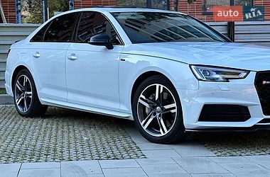 Седан Audi A4 2016 в Самборі