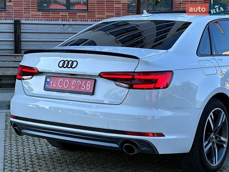 Седан Audi A4 2016 в Самборі