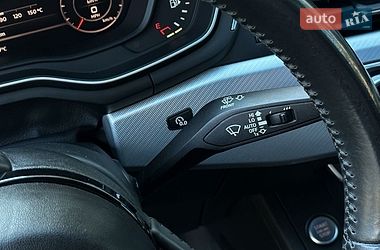 Седан Audi A4 2016 в Самборі