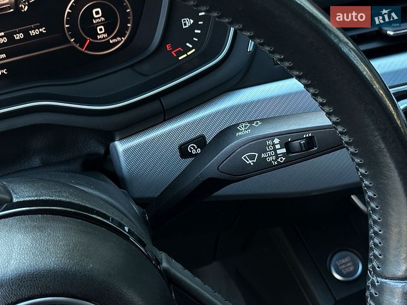 Седан Audi A4 2016 в Самборі