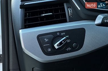 Седан Audi A4 2016 в Самборі