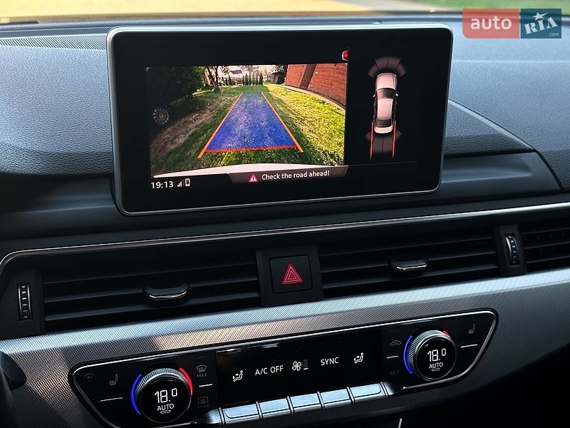 Седан Audi A4 2016 в Самборі
