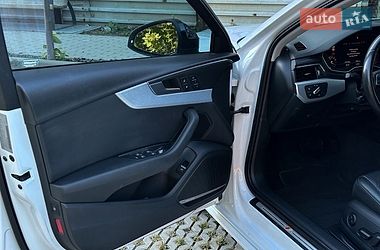 Седан Audi A4 2016 в Самборі
