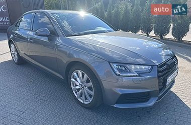 Седан Audi A4 2017 в Полтаві