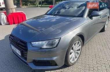 Седан Audi A4 2017 в Полтаві