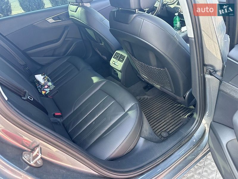 Седан Audi A4 2017 в Полтаві