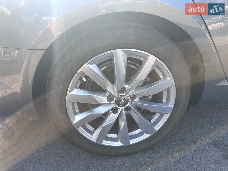 Седан Audi A4 2017 в Полтаві