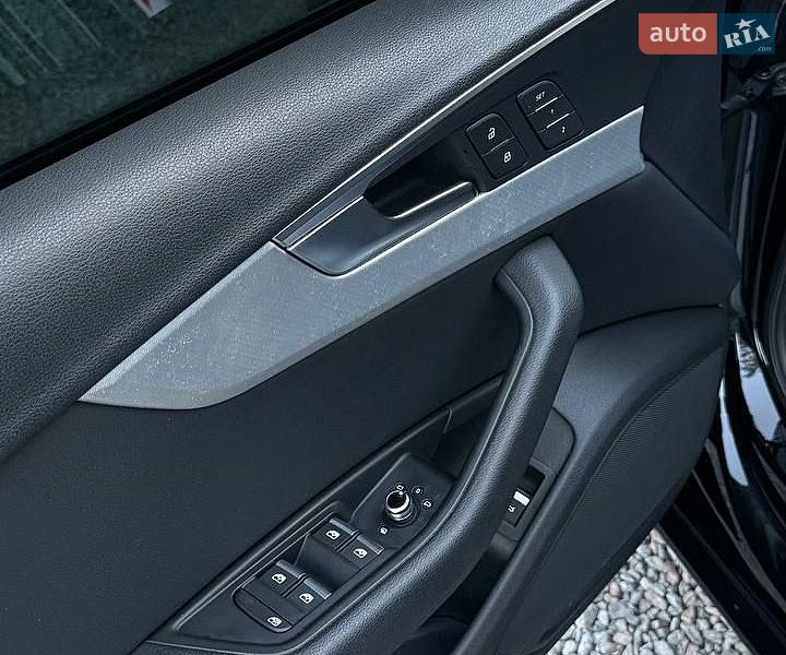 Седан Audi A4 2018 в Одесі