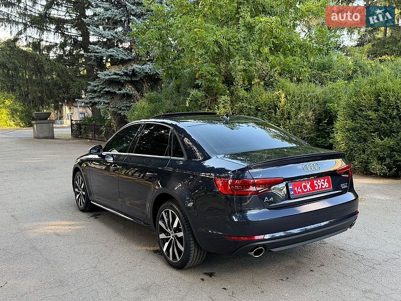 Седан Audi A4 2017 в Умані