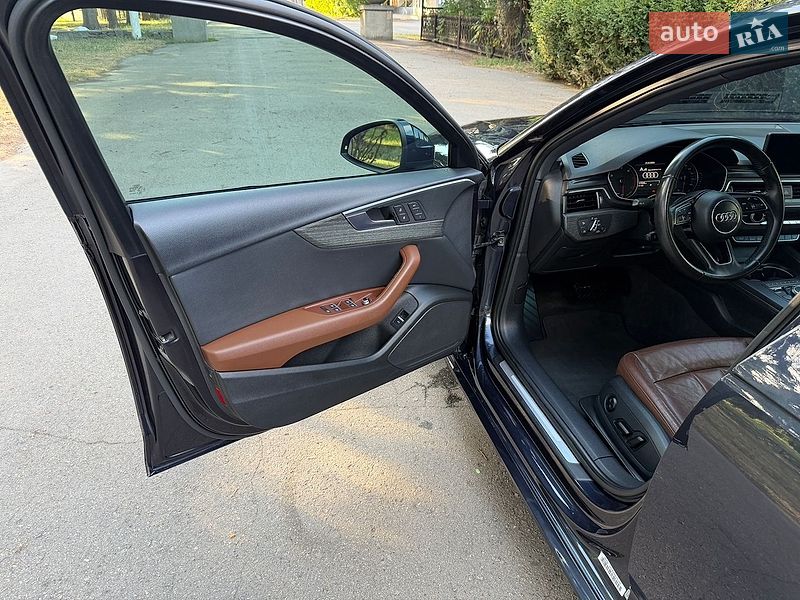 Седан Audi A4 2017 в Умані