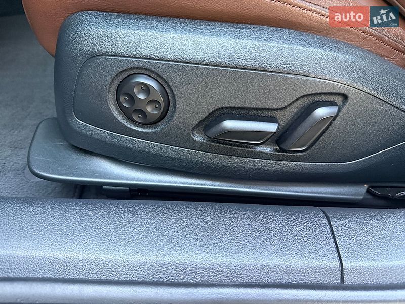 Седан Audi A4 2017 в Умані