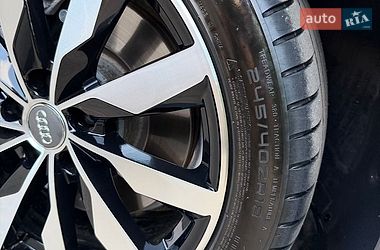 Седан Audi A4 2017 в Умані