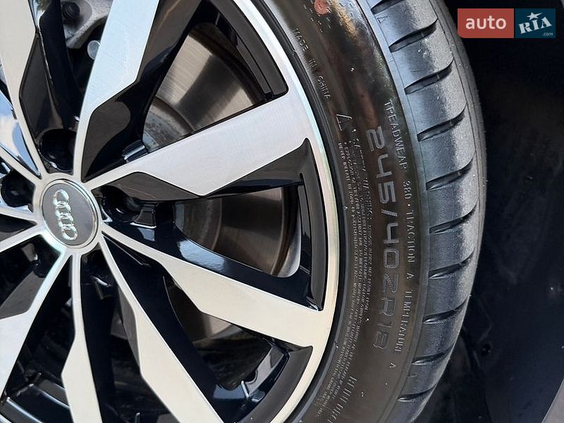 Седан Audi A4 2017 в Умані